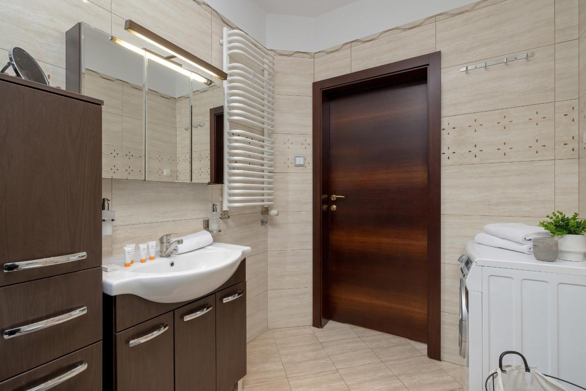 Bulwary Wislane Krakow Apartament Ludwinowska Przy Forum By Noclegi Renters Esterno foto